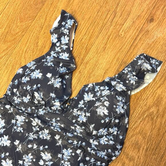 A Pea in the Pod Maternity Blue Floral Ruffle One-Piece Swimsuit Size Large - Picture 1 of 12